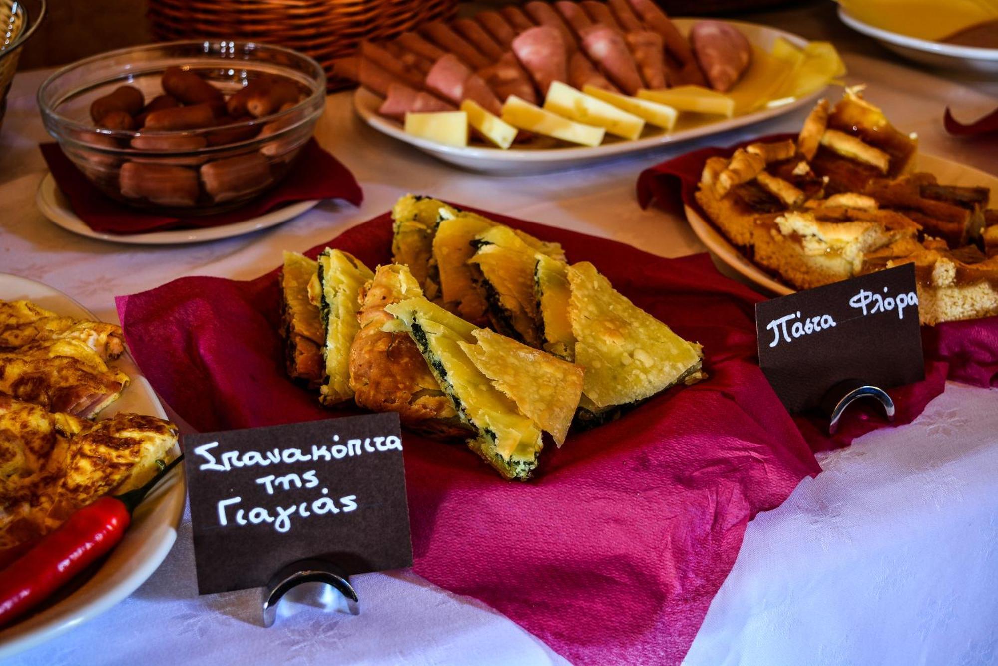 Pigi Tarlampa Hotel 아노 트리칼라 외부 사진