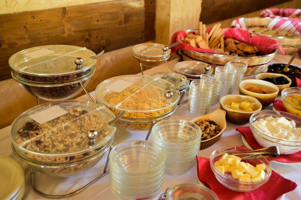 Pigi Tarlampa Hotel 아노 트리칼라 외부 사진