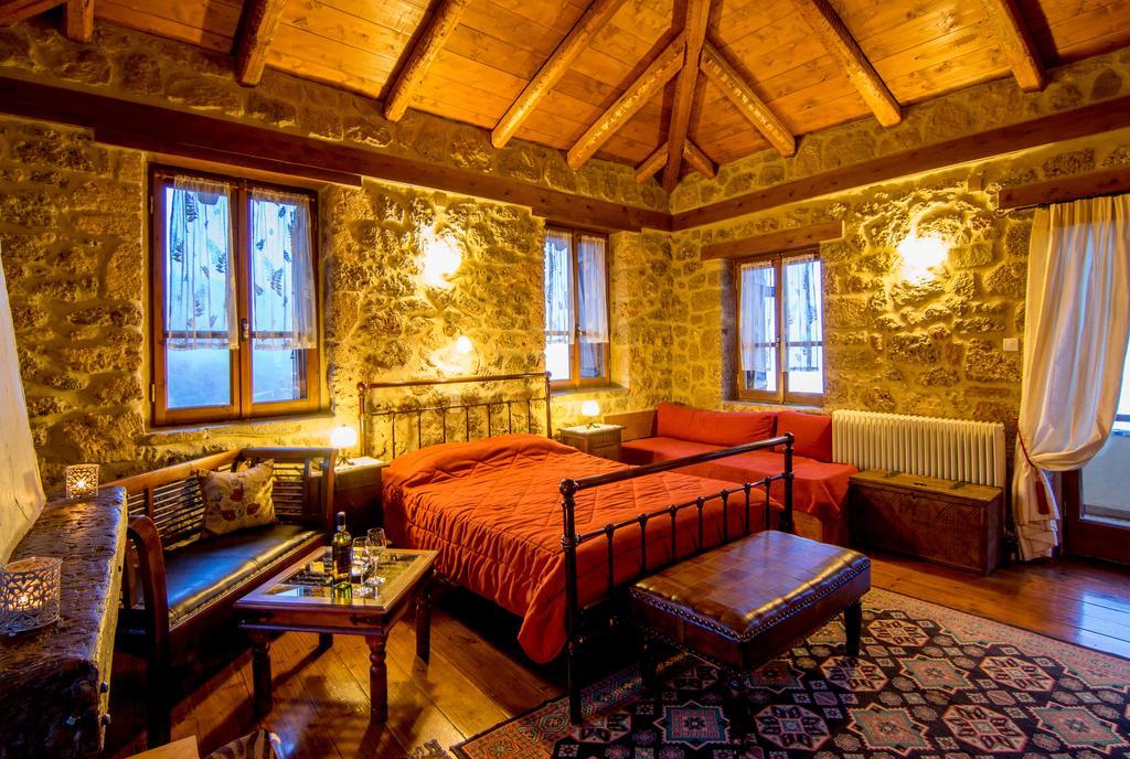 Pigi Tarlampa Hotel 아노 트리칼라 객실 사진