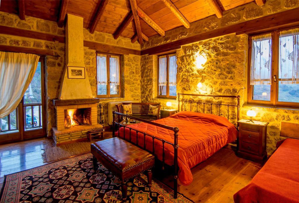 Pigi Tarlampa Hotel 아노 트리칼라 객실 사진